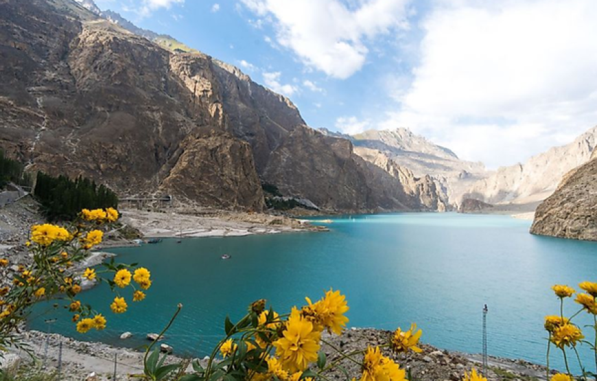 5 Days Private Tour to Hunza Valley, Karimabad & China Border